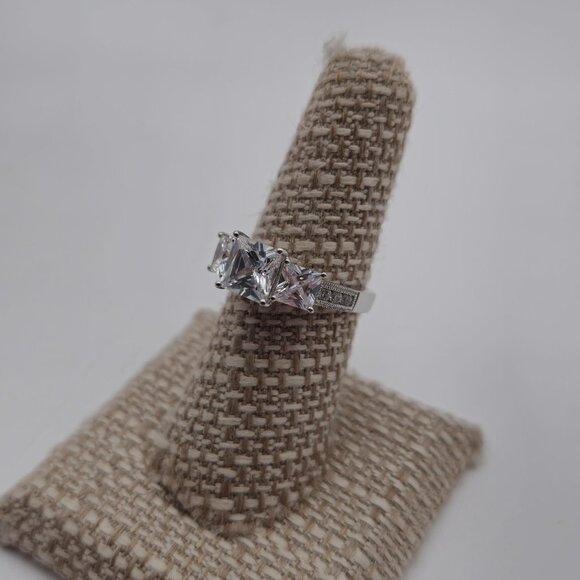 Size 7 Sterling Silver Stunning Square Cubic Zirconia Gems Ring A3581 - Picture 4 of 9